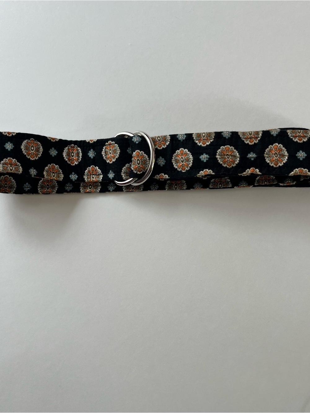 Floral Medallion Pattern Black D-Ring Fabric Waist Belt, by Oliver Green OS - Picture 2 of 3